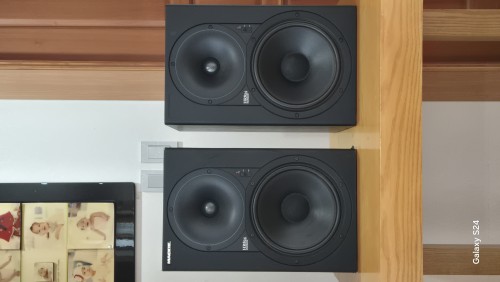 MACKIE HR 824 스피커